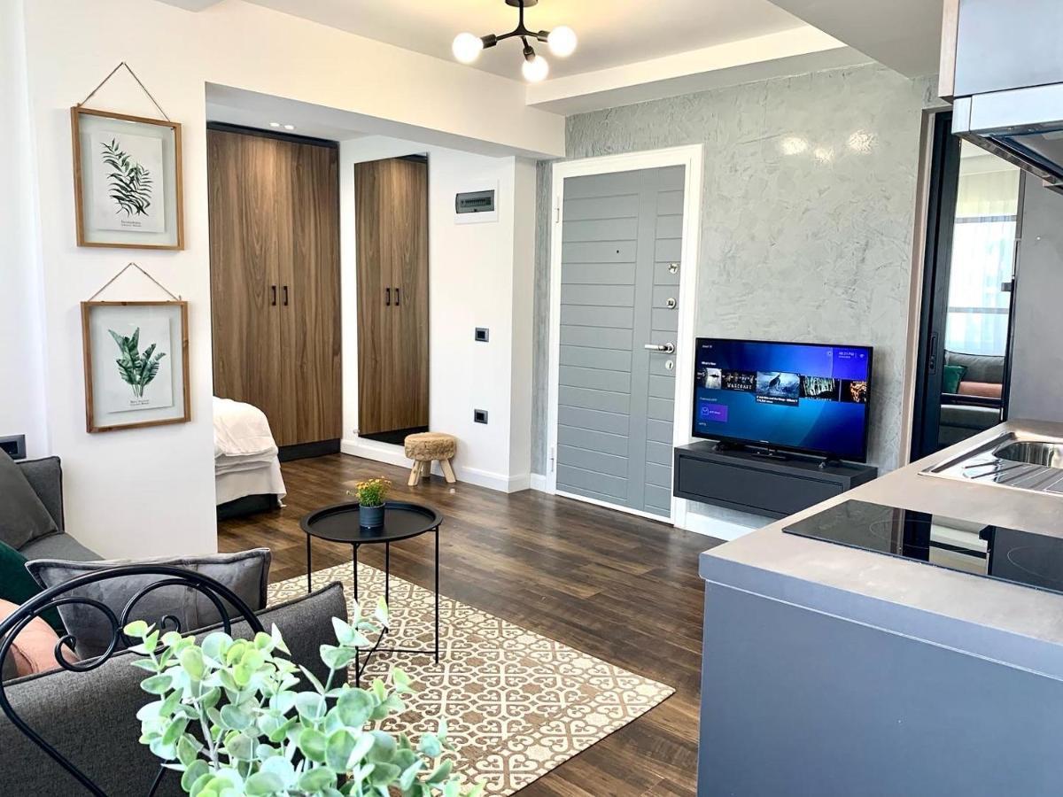 Center Of Tirana “Savannah” Studio Apartment. Esterno foto